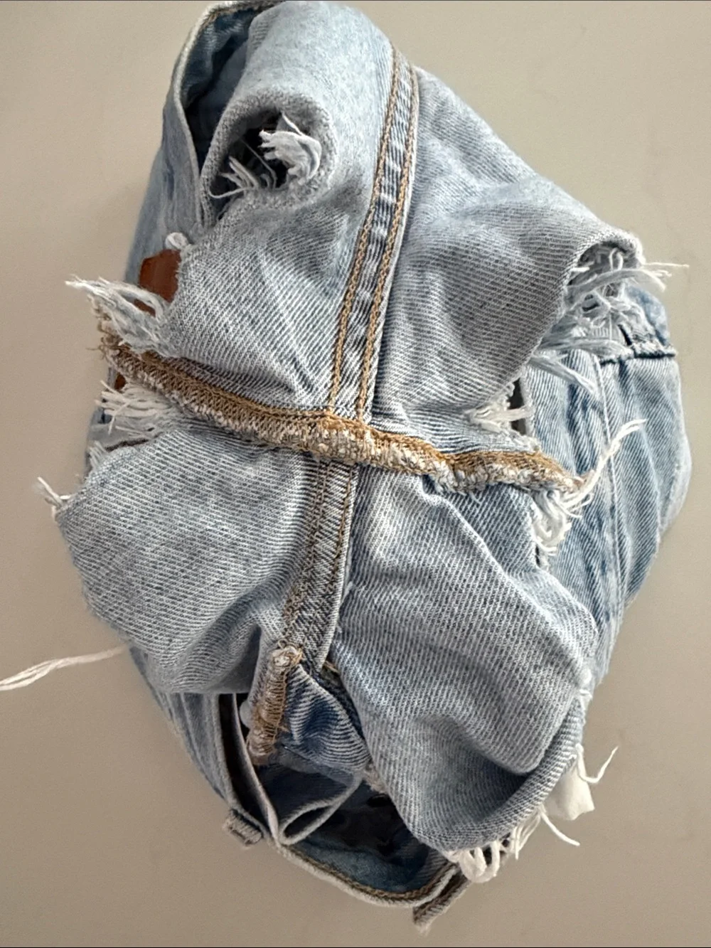 Levis 501 Original High Rise Distressed Denim Shorts Medium Wash Blue size 30 - Picture 9 of 10